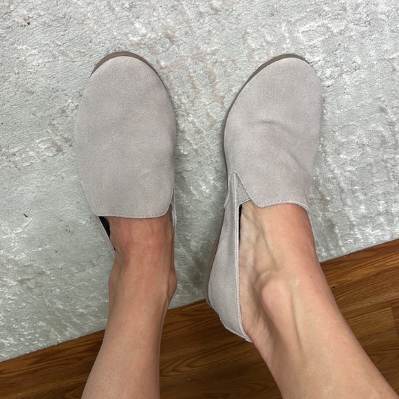 LUCKY BRAND SLIP ONS - Picture 3 of 4
